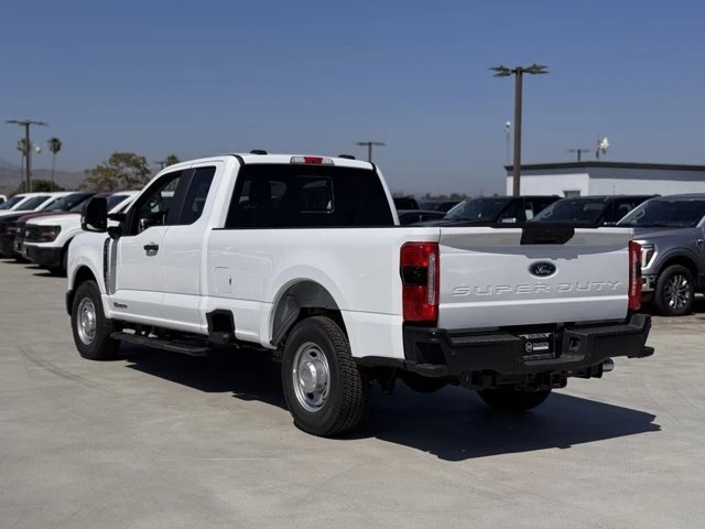 2025 Ford Super Duty 5th Gen - Image 10 of 12