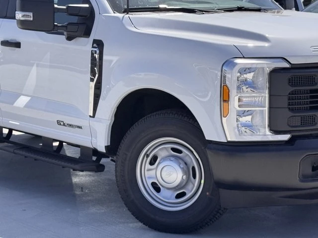 2025 Ford Super Duty 5th Gen - Image 4 of 12