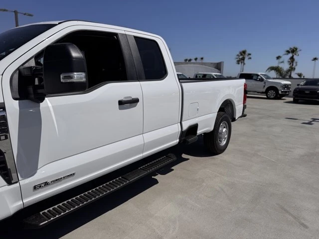 2025 Ford Super Duty 5th Gen - Image 9 of 12