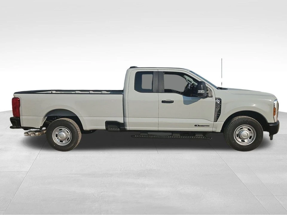 2025 Ford Super Duty 5th Gen - Image 12 of 21