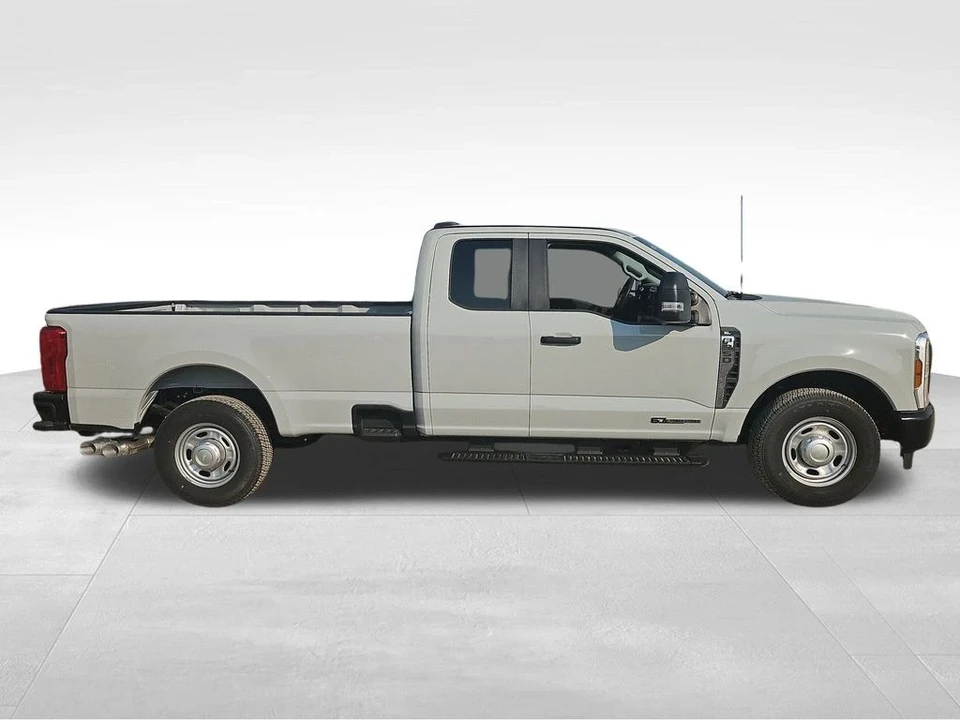 2025 Ford Super Duty 5th Gen - Image 12 of 21