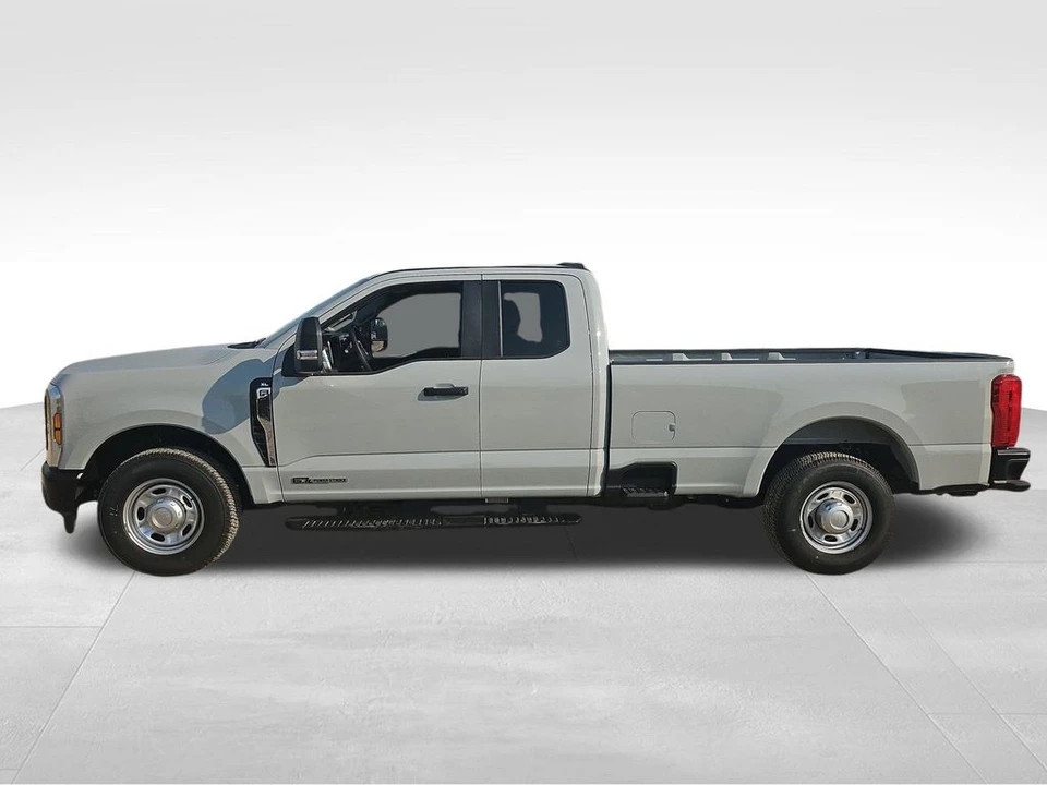 2025 Ford Super Duty 5th Gen - Image 16 of 21