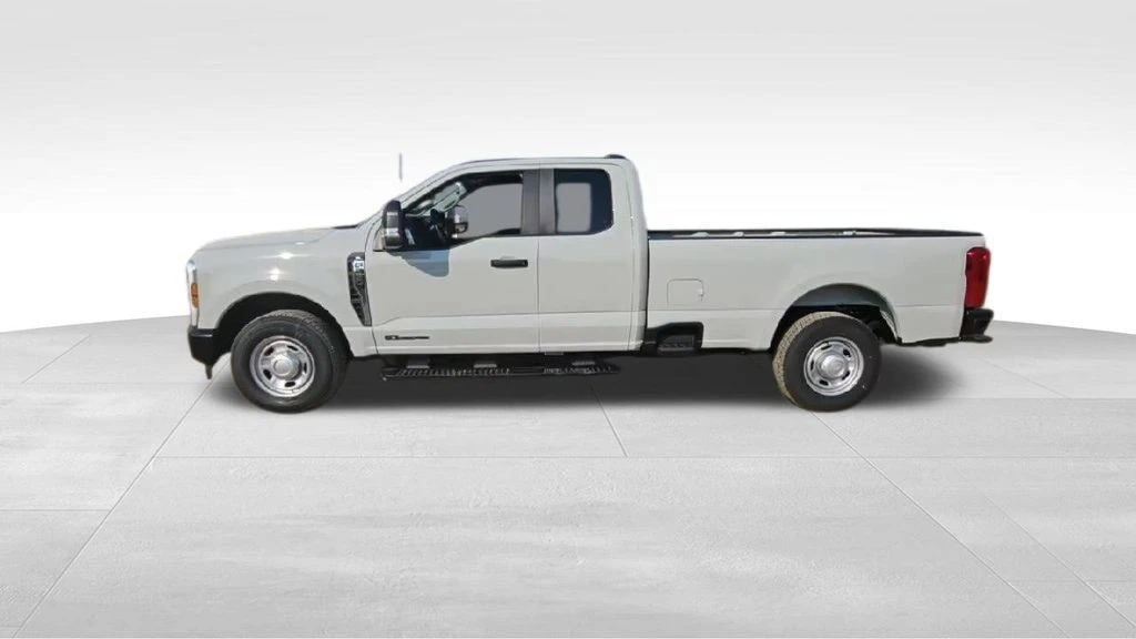 2025 Ford Super Duty 5th Gen - Image 5 of 21