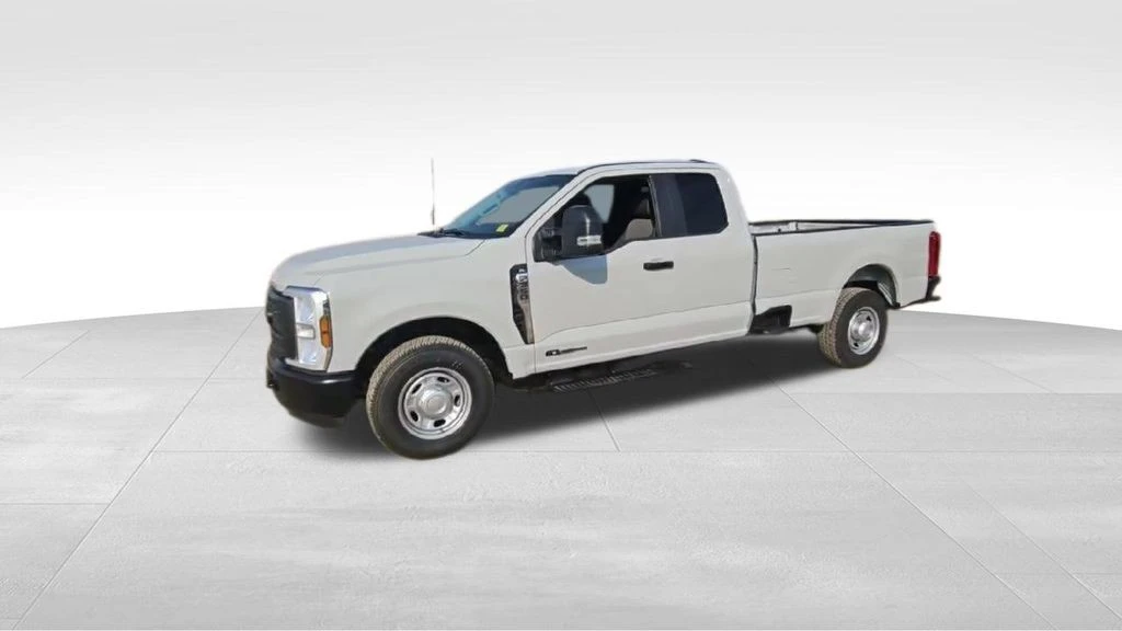 2025 Ford Super Duty 5th Gen - Image 4 of 21