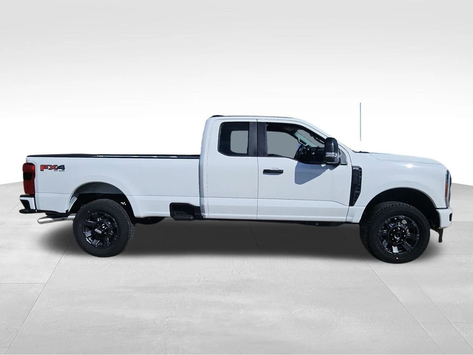 2025 Ford Super Duty 5th Gen - Image 12 of 21
