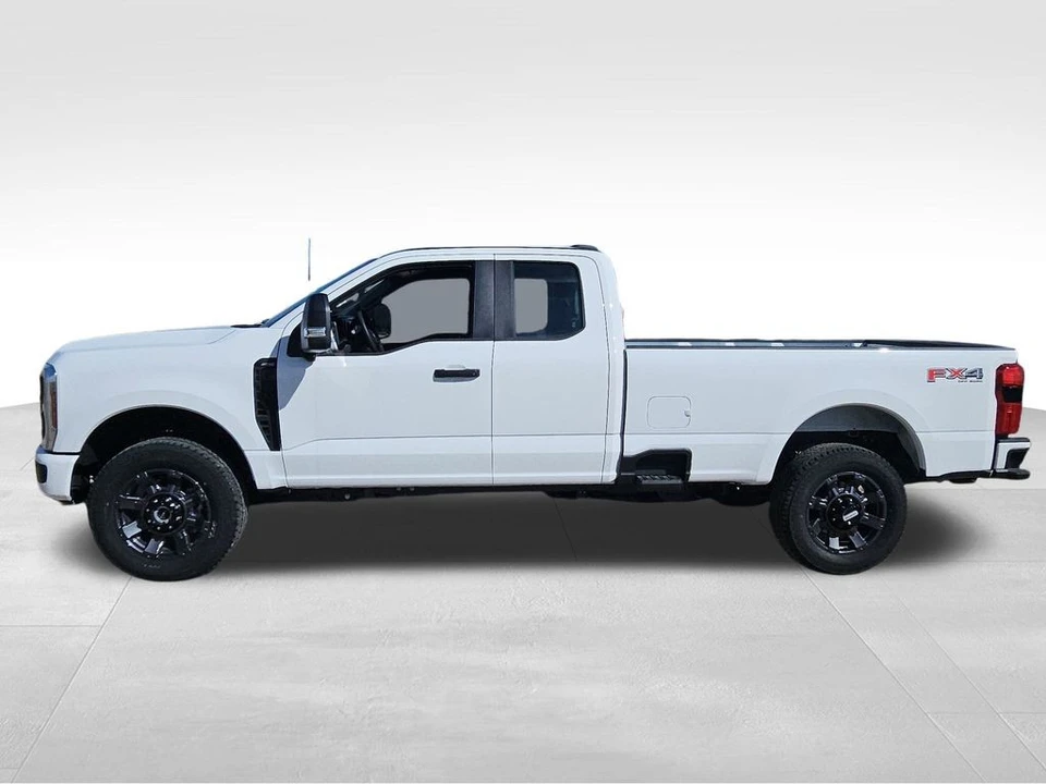 2025 Ford Super Duty 5th Gen - Image 16 of 21