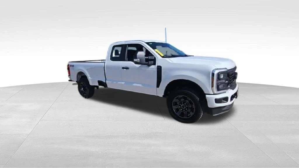 2025 Ford Super Duty 5th Gen - Image 2 of 21