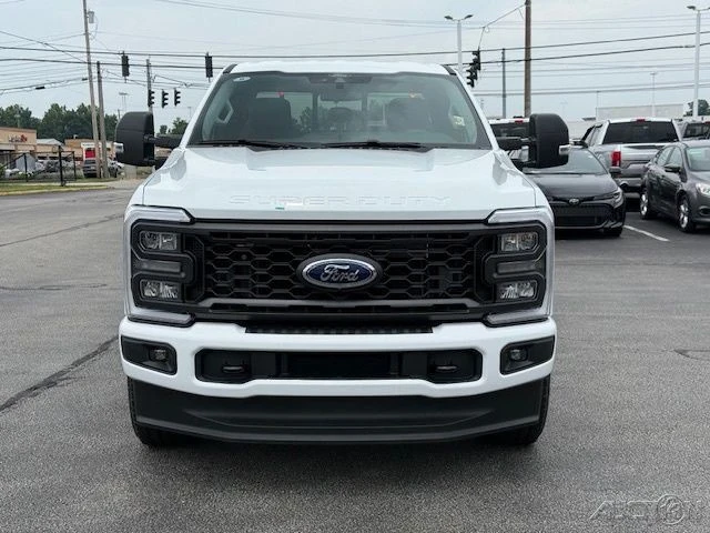 2025 Ford Super Duty 5th Gen - Image 10 of 12