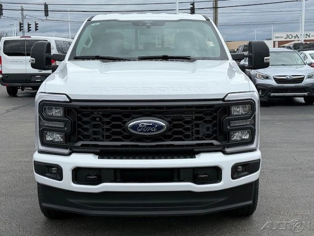 2025 Ford Super Duty 5th Gen - Image 10 of 12