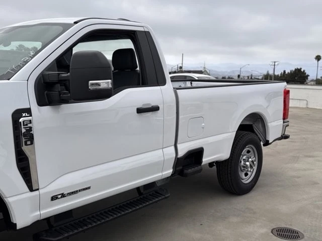 2025 Ford Super Duty 5th Gen - Image 9 of 12