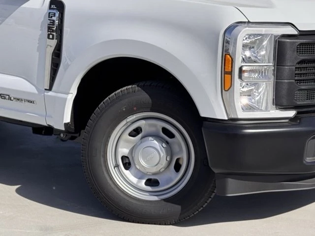 2025 Ford Super Duty 5th Gen - Image 4 of 12