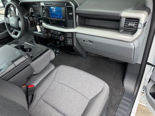 2025 Ford Super Duty 5th Gen - Image 15 of 21