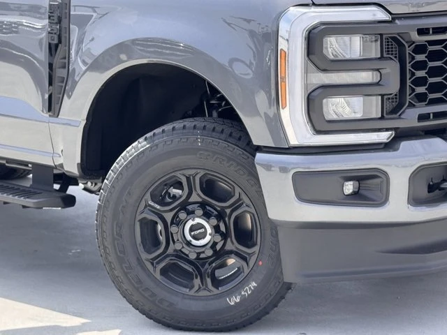 2025 Ford Super Duty 5th Gen - Image 4 of 12