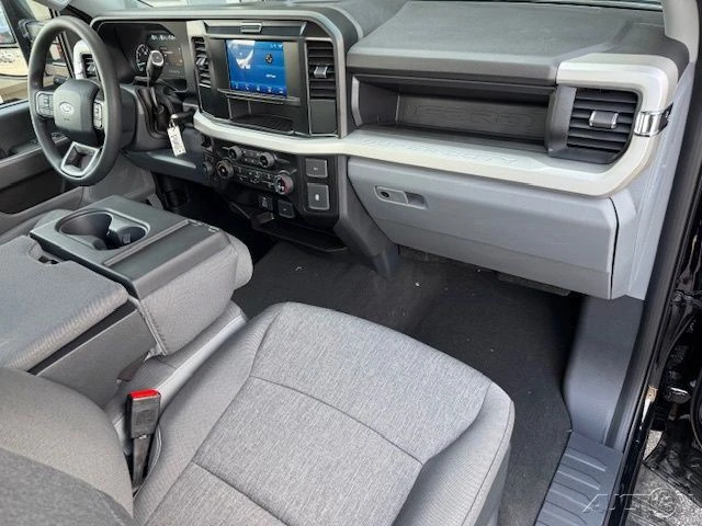 2025 Ford Super Duty 5th Gen - Image 15 of 21