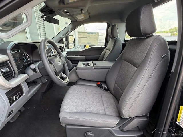 2025 Ford Super Duty 5th Gen - Image 14 of 21