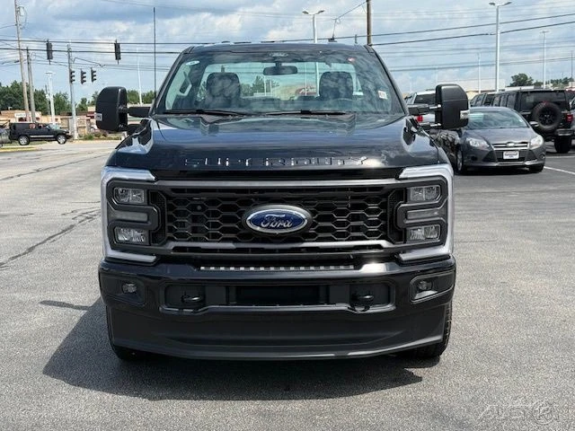 2025 Ford Super Duty 5th Gen - Image 10 of 12