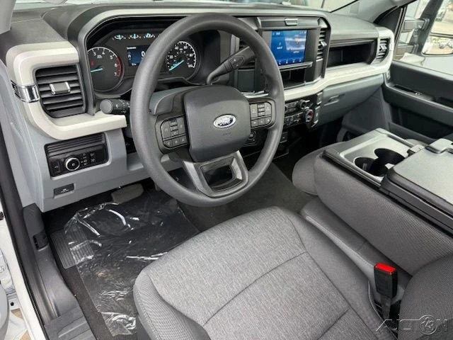2025 Ford Super Duty 5th Gen - Image 13 of 21