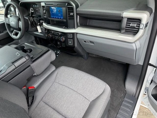 2025 Ford Super Duty 5th Gen - Image 15 of 21