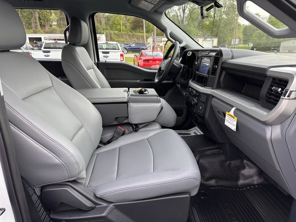 2025 Ford Super Duty 5th Gen - Image 13 of 21