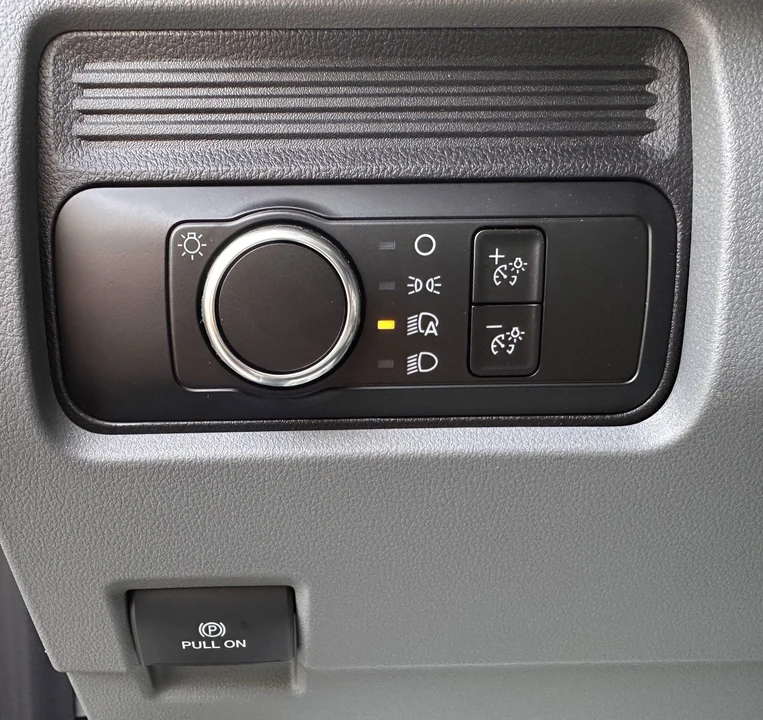 2025 Ford Super Duty 5th Gen - Image 17 of 21