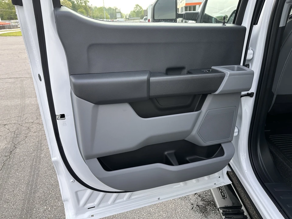 2025 Ford Super Duty 5th Gen - Image 10 of 21