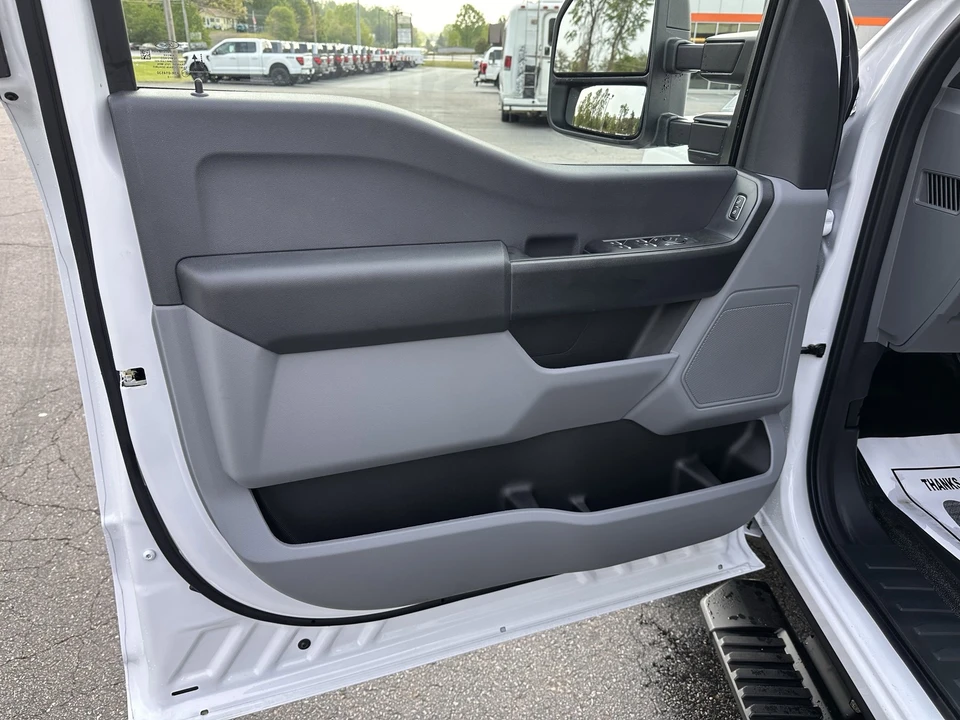 2025 Ford Super Duty 5th Gen - Image 8 of 21