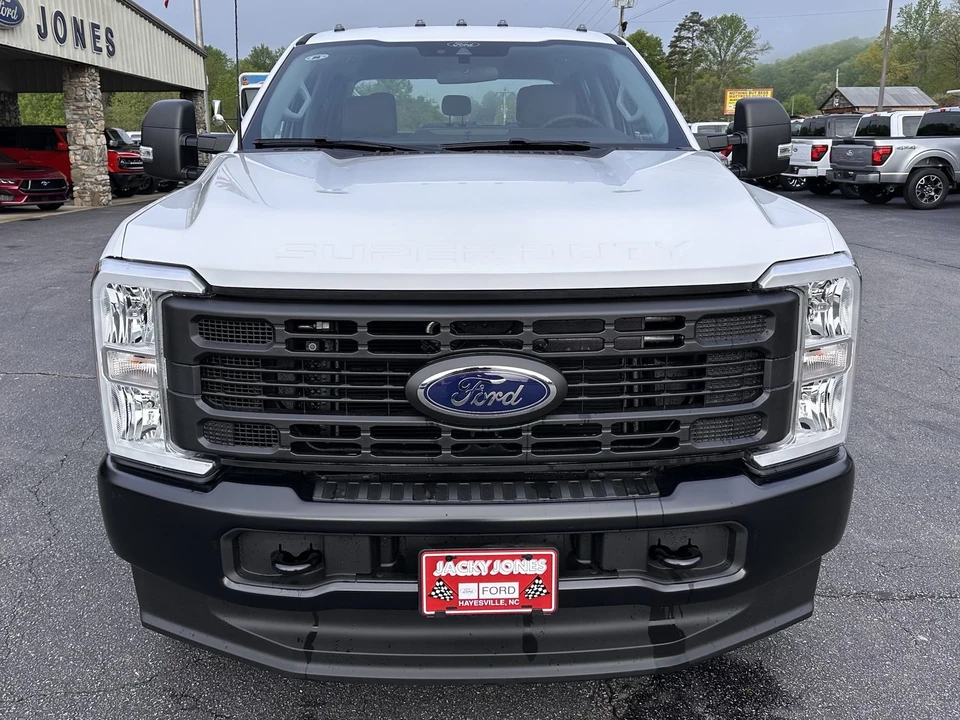 2025 Ford Super Duty 5th Gen - Image 3 of 21