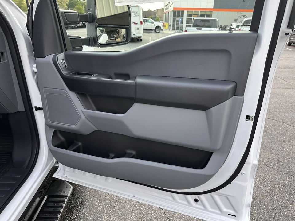 2025 Ford Super Duty 5th Gen - Image 12 of 21