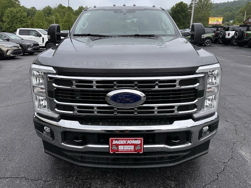 2025 Ford Super Duty 5th Gen - Image 3 of 21