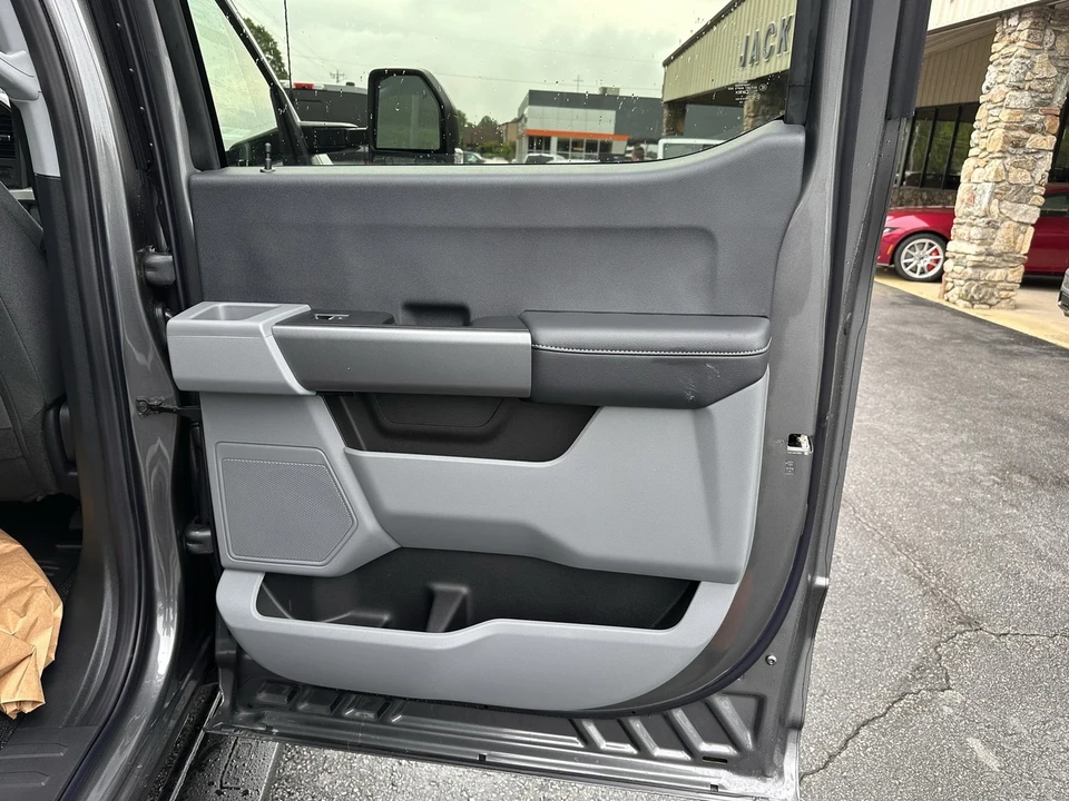 2025 Ford Super Duty 5th Gen - Image 13 of 21