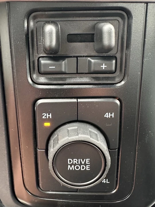 2025 Ford Super Duty 5th Gen - Image 17 of 21