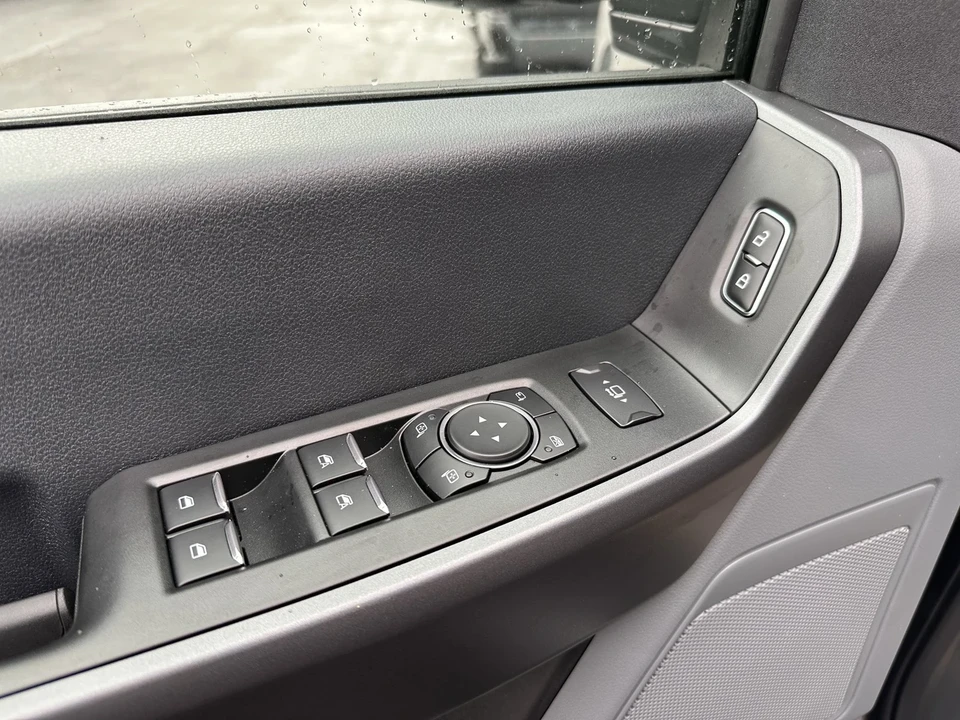 2025 Ford Super Duty 5th Gen - Image 15 of 21