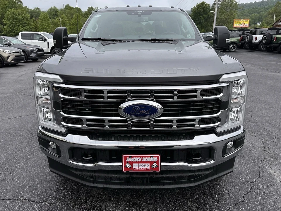 2025 Ford Super Duty 5th Gen - Image 3 of 21