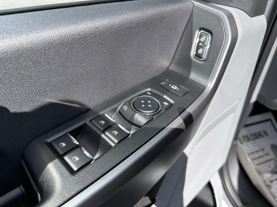 2025 Ford Super Duty 5th Gen - Image 15 of 21