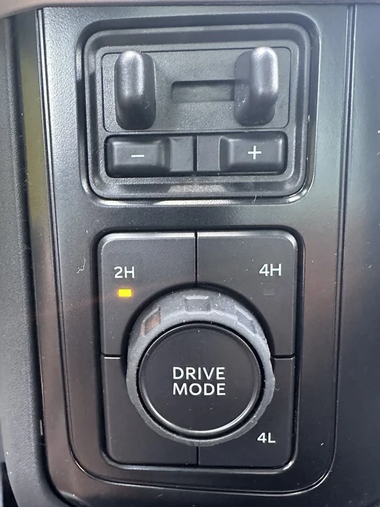 2025 Ford Super Duty 5th Gen - Image 17 of 21