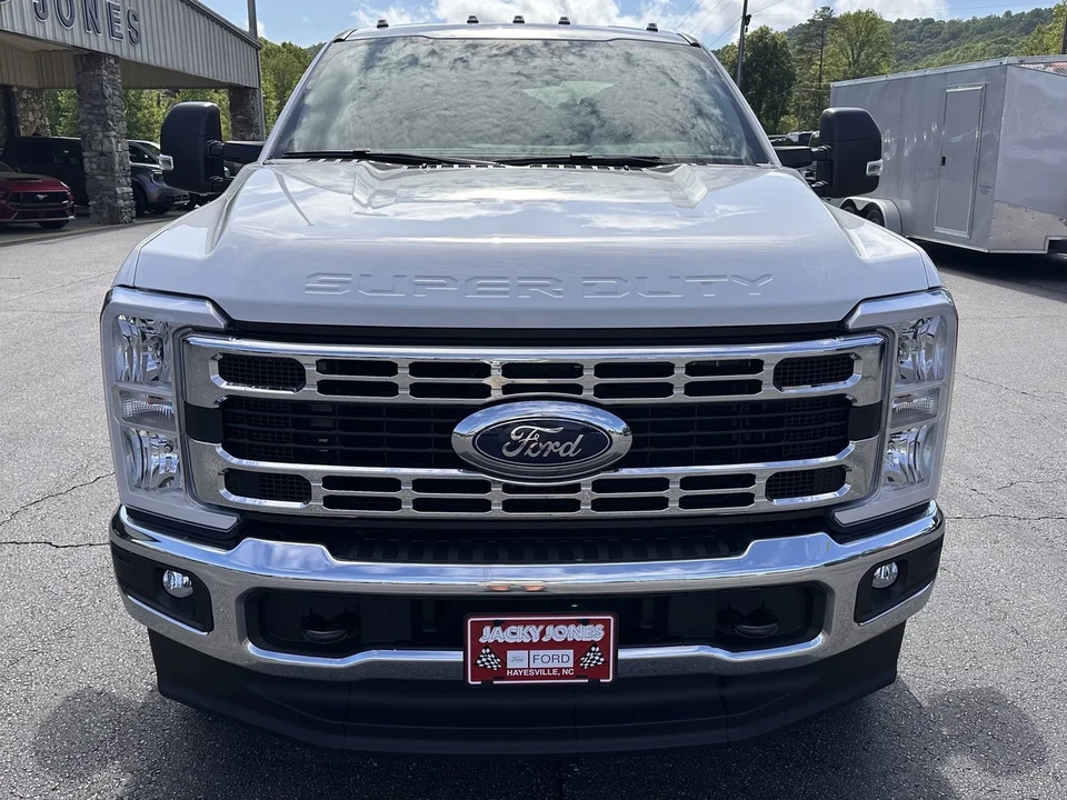 2025 Ford Super Duty 5th Gen - Image 3 of 21
