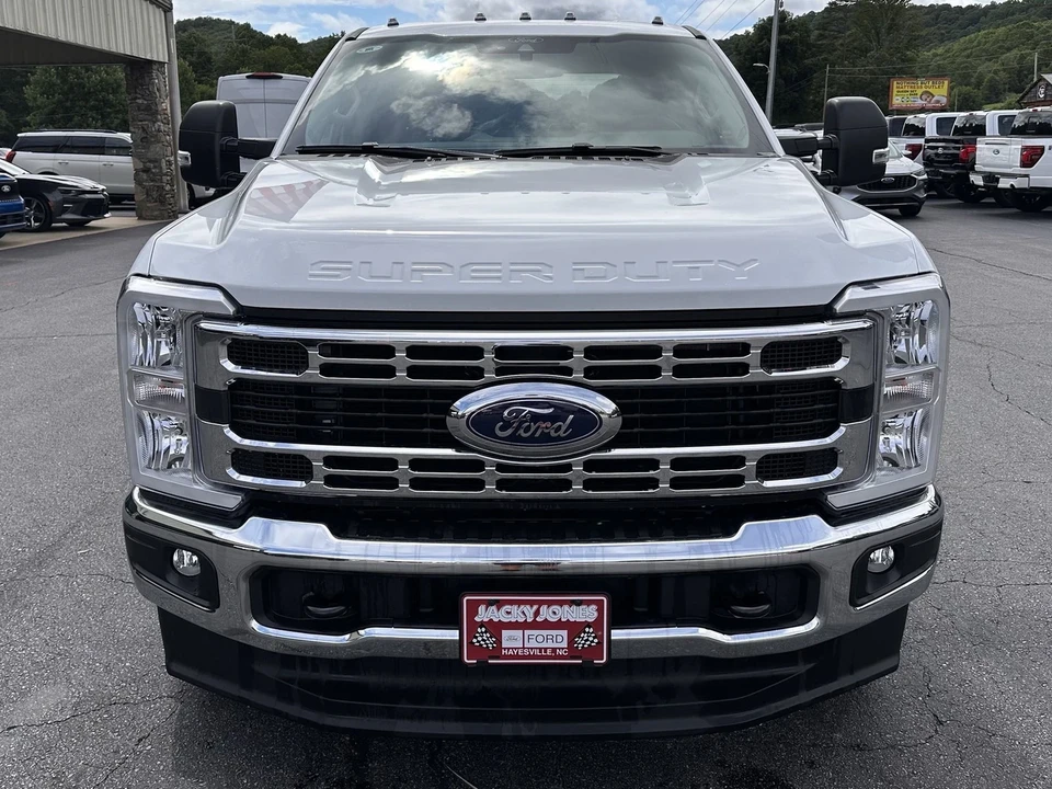 2025 Ford Super Duty 5th Gen - Image 3 of 21