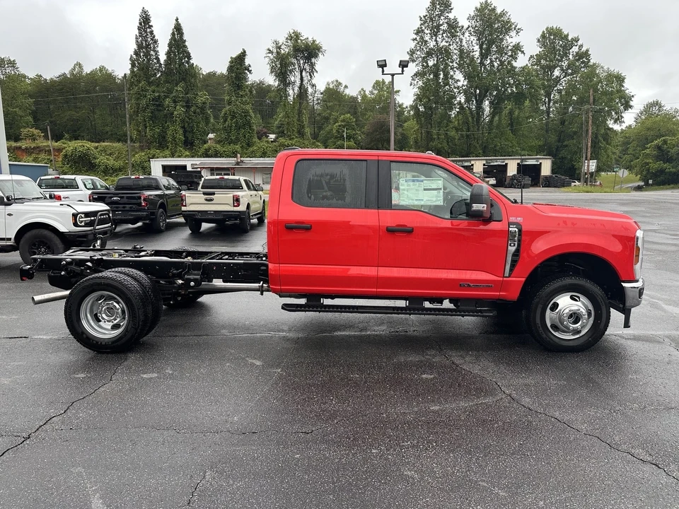 2025 Ford Super Duty 5th Gen - Image 5 of 21