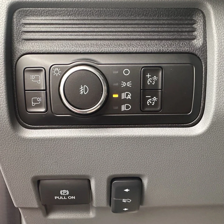 2025 Ford Super Duty 5th Gen - Image 16 of 21