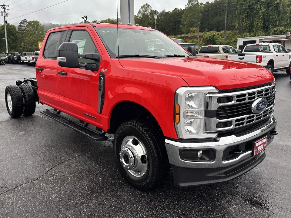 2025 Ford Super Duty 5th Gen - Image 4 of 21