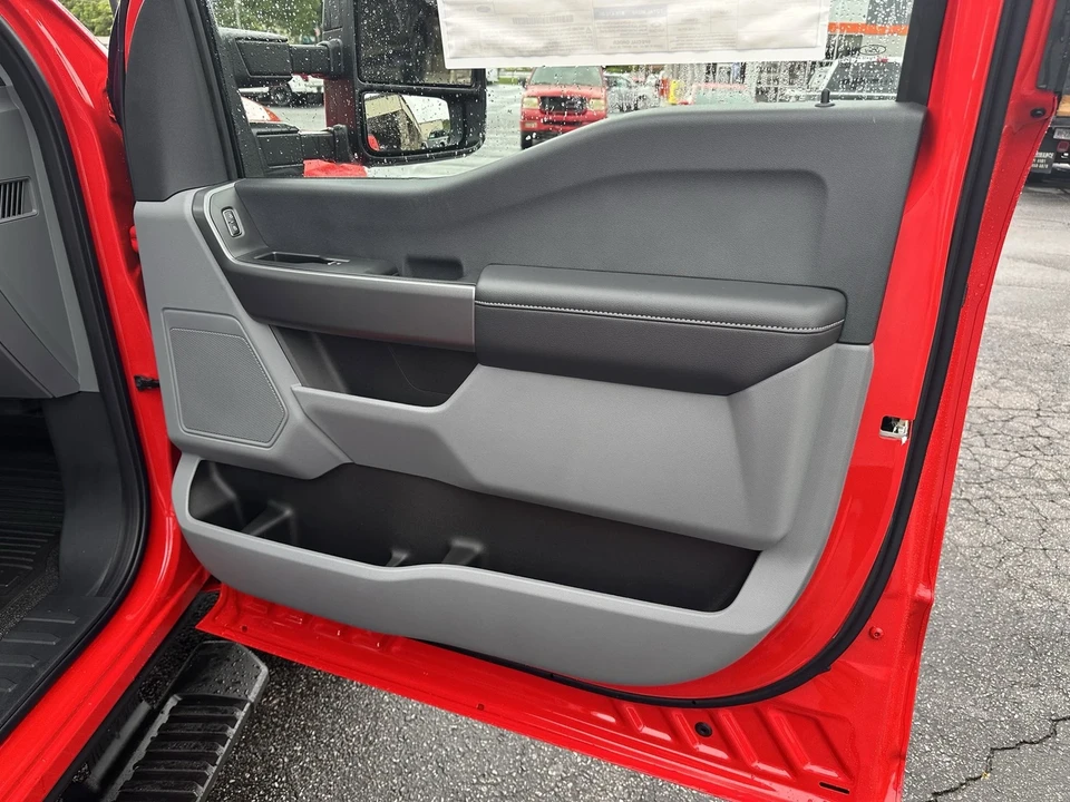 2025 Ford Super Duty 5th Gen - Image 11 of 21