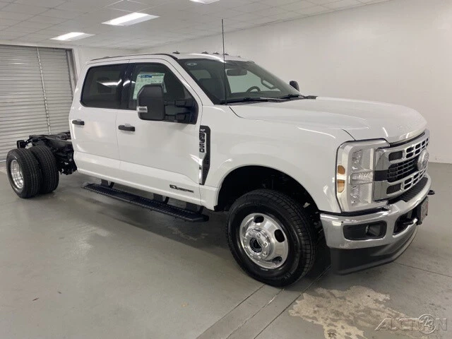 2025 Ford Super Duty 5th Gen - Image 3 of 12
