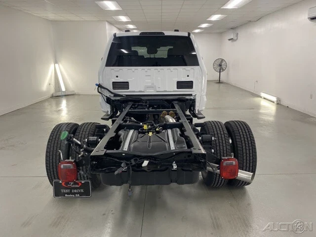 2025 Ford Super Duty 5th Gen - Image 8 of 12