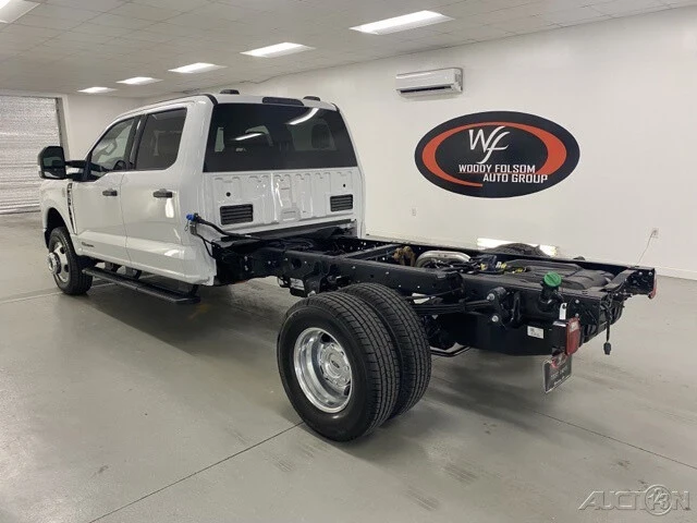 2025 Ford Super Duty 5th Gen - Image 9 of 12