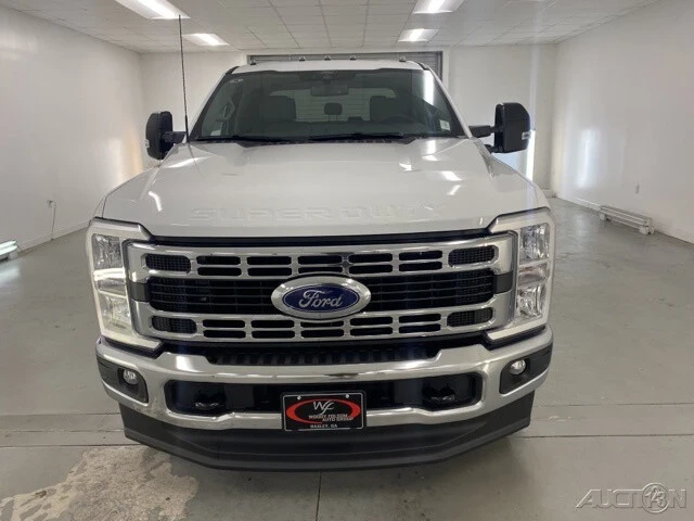 2025 Ford Super Duty 5th Gen - Image 2 of 12