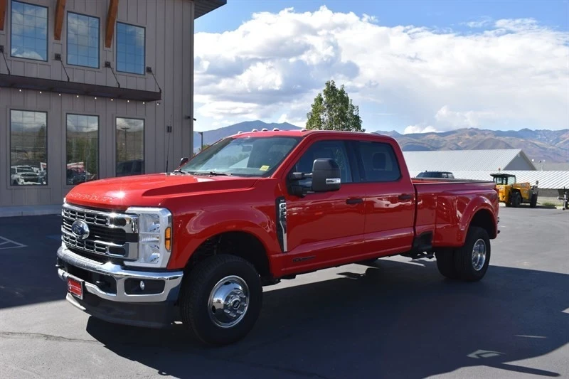 2025 Ford Super Duty 5th Gen - Image 2 of 21