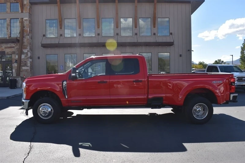 2025 Ford Super Duty 5th Gen - Image 4 of 21