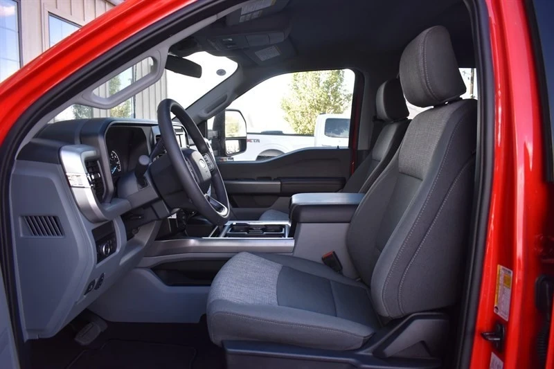 2025 Ford Super Duty 5th Gen - Image 14 of 21