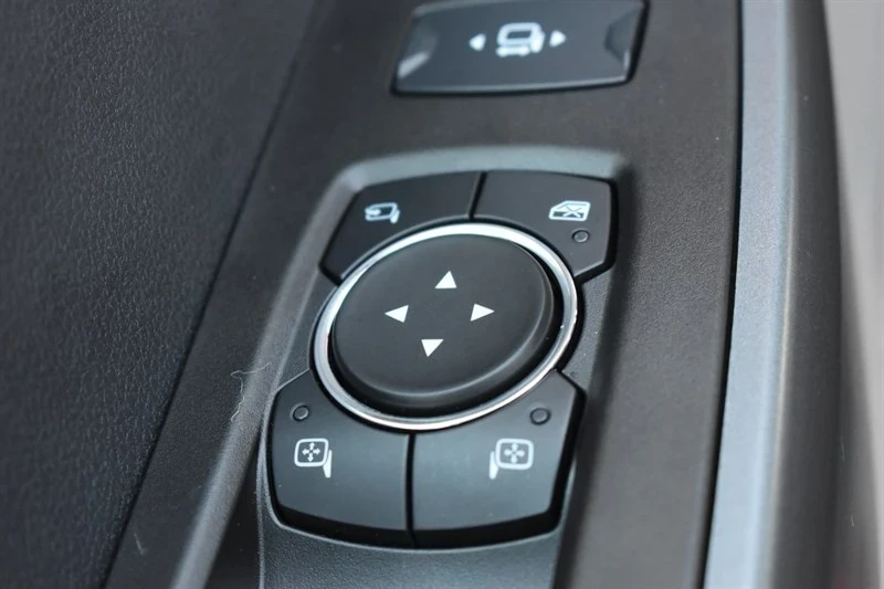 2025 Ford Super Duty 5th Gen - Image 18 of 21