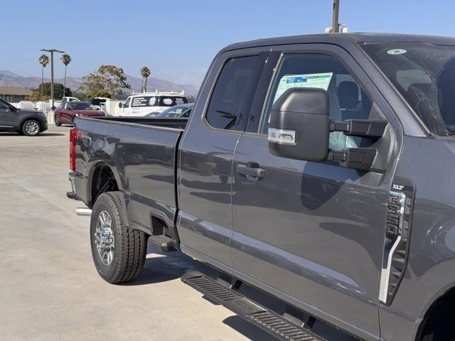 2025 Ford Super Duty 5th Gen - Image 4 of 12